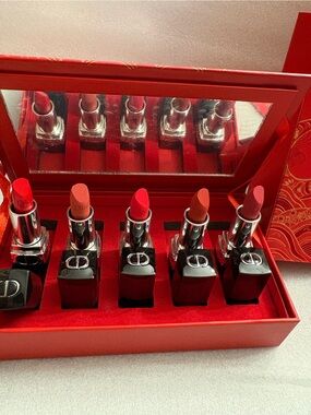 Luxury Red Lipstick Set — 5-Piece Assorted Shades